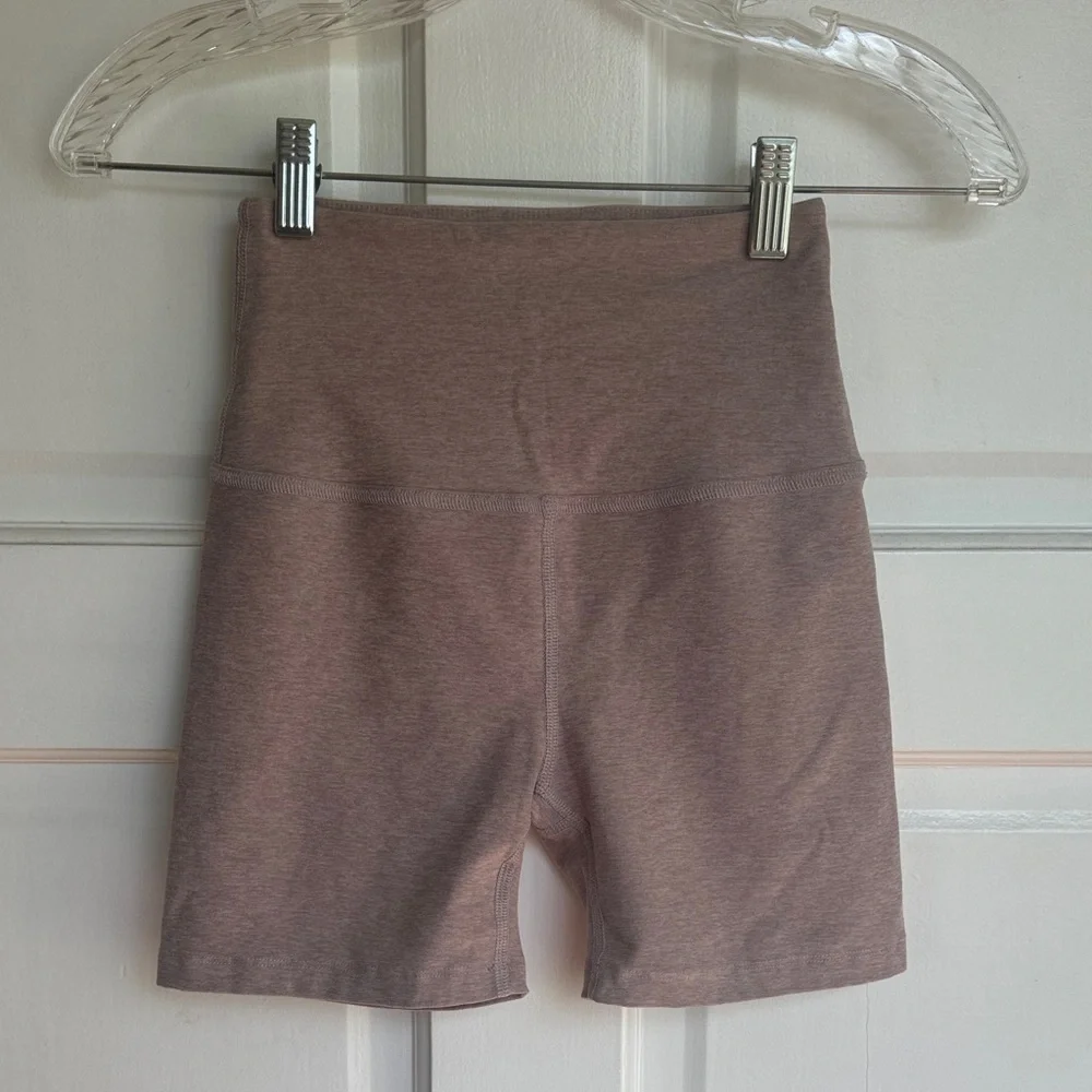 Beyond Yoga 5” Keep Pace shorts - Picture 8 of 10